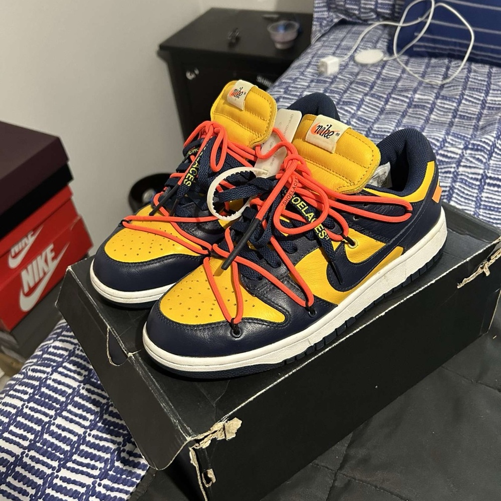 Off-white university gold dunks low